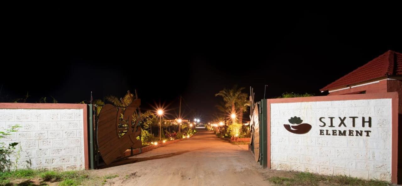 منتجع سكس إليمنت لاكشري Kushālnagar المظهر الخارجي الصورة